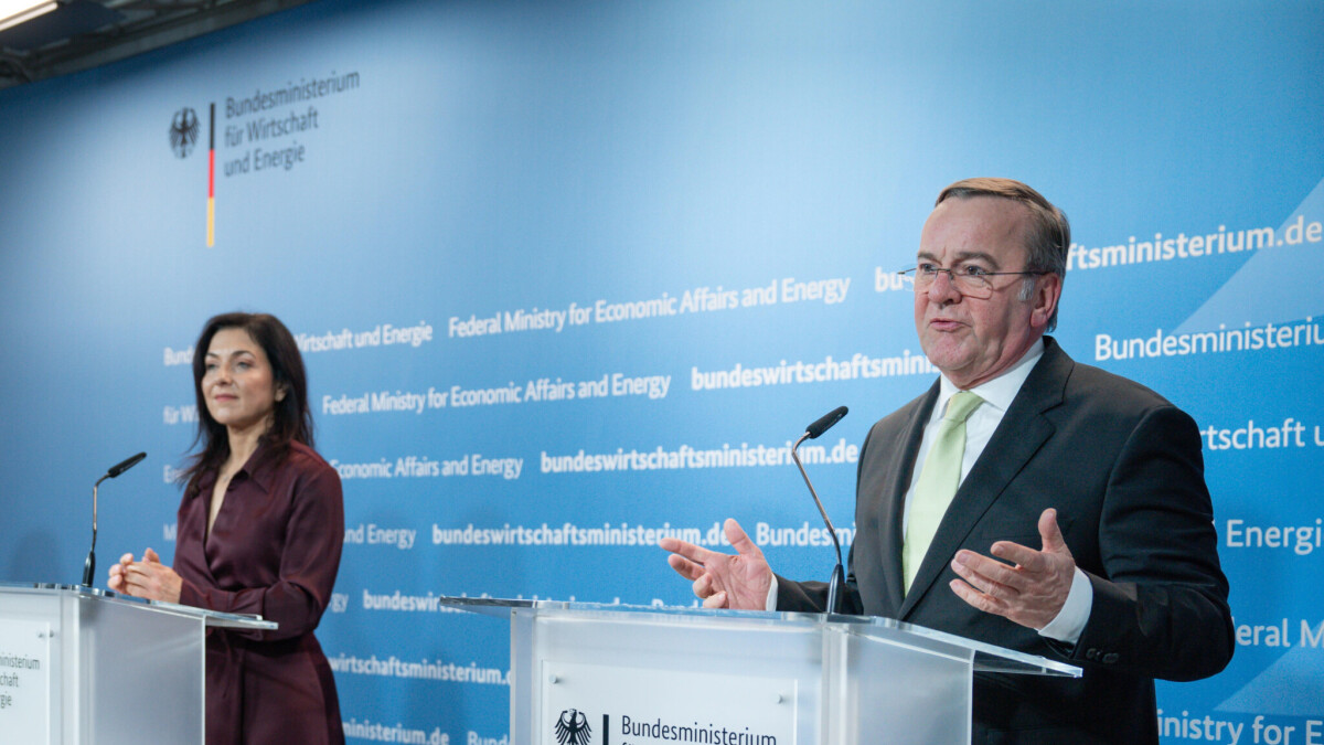 Defense summit: Pistorius announces third meeting with Ukrainian ...