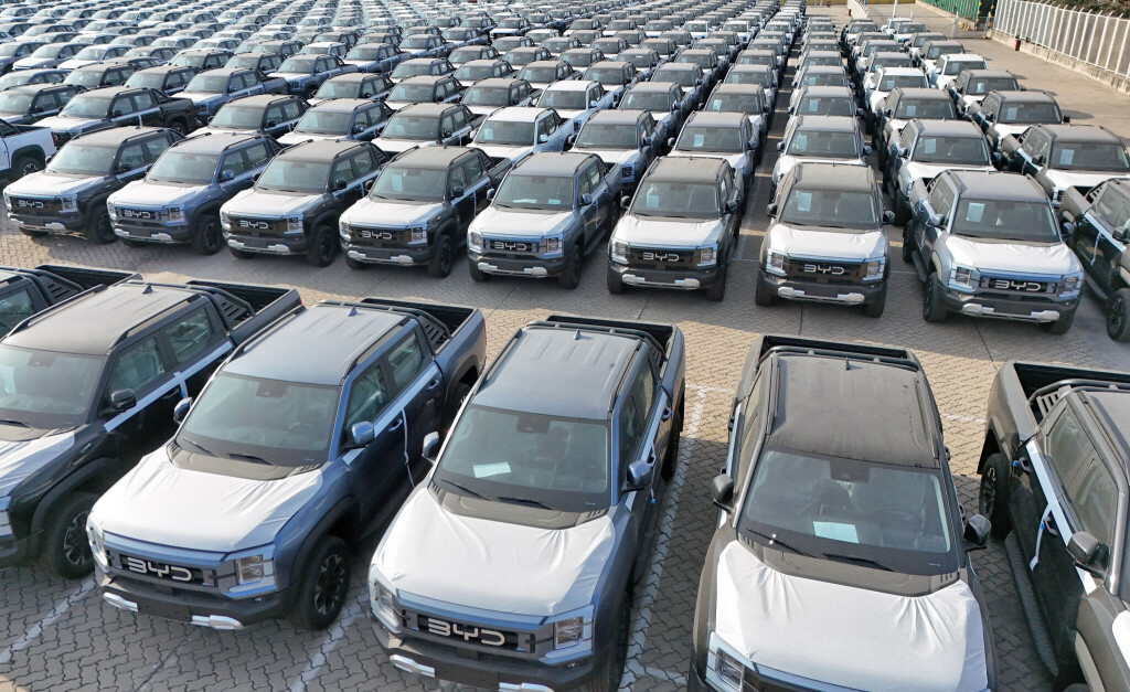 Eine Menge Autos von BYD